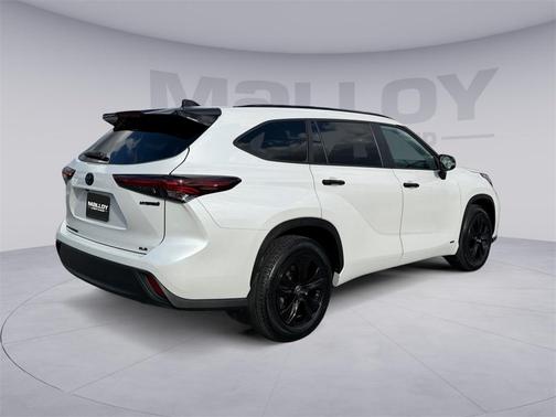 2024 Toyota Highlander Hybrid XLE