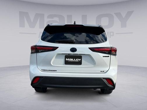 2024 Toyota Highlander Hybrid XLE