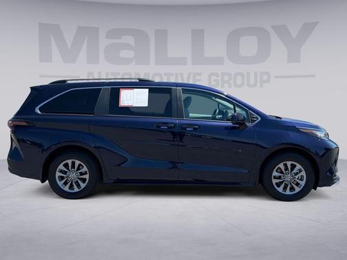 Blueprint 2023 Toyota Sienna LE