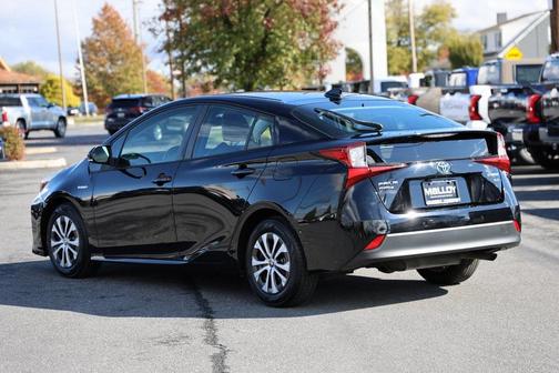 2022 Toyota Prius XLE