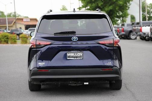 2021 Toyota Sienna LE