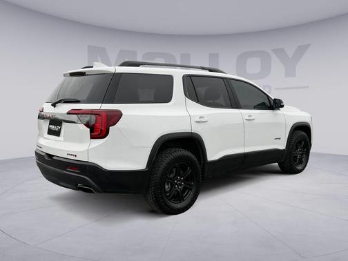 2023 GMC Acadia AWD AT4