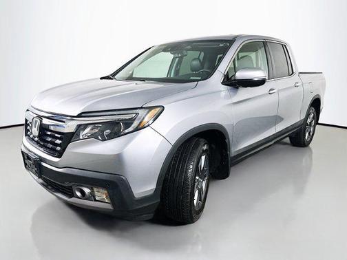 Lunar Silver Metallic 2018 Honda Ridgeline RTL-E