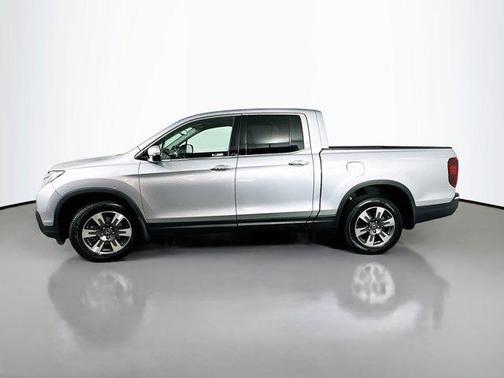 Lunar Silver Metallic 2018 Honda Ridgeline RTL-E