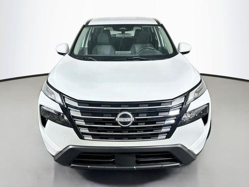 Everest White Pearl 2024 Nissan Rogue SV
