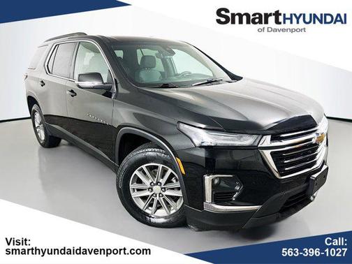 Mosaic Black Metallic 2023 Chevrolet Traverse LT Cloth