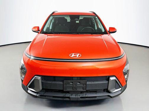 Soultronic Orange Pearl 2025 Hyundai KONA SEL