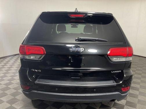 Photo 5 of 58 of 2018 Jeep Grand Cherokee Laredo E