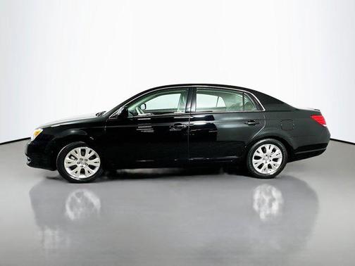 2010 Toyota Avalon XLS