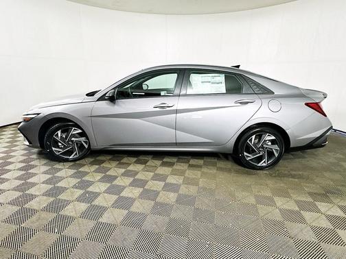 Fluid Metal 2025 Hyundai ELANTRA Sport