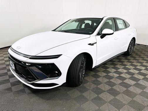 2025 Hyundai SONATA Hybrid SE