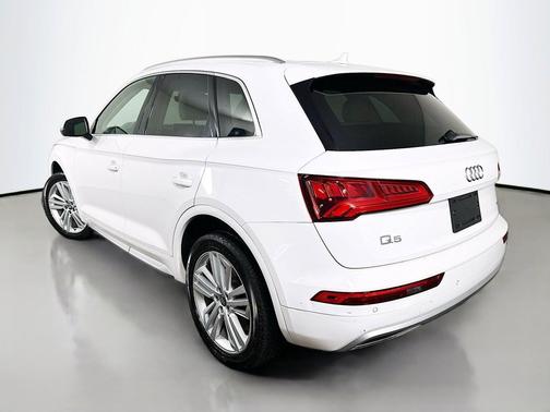 Ibis White 2019 Audi Q5 2.0T Premium Plus