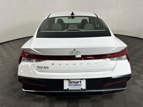 2025 Hyundai ELANTRA SEL