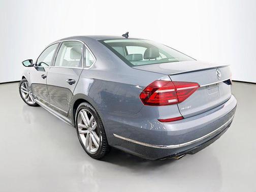 2017 Volkswagen Passat 1.8T R-Line w/Comfort