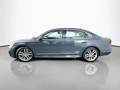 2017 Volkswagen Passat 1.8T R-Line w/Comfort