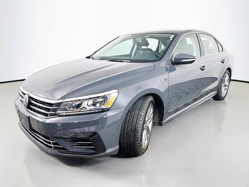 2017 Volkswagen Passat 1.8T R-Line w/Comfort