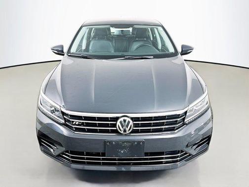 2017 Volkswagen Passat 1.8T R-Line w/Comfort