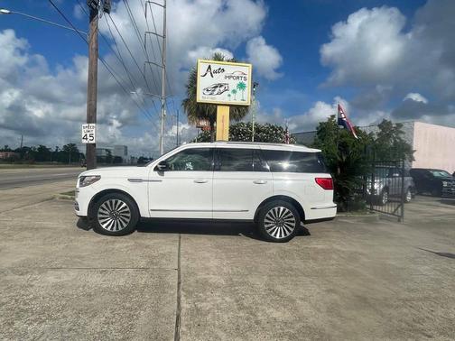 Pristine White 2021 Lincoln Navigator Reserve