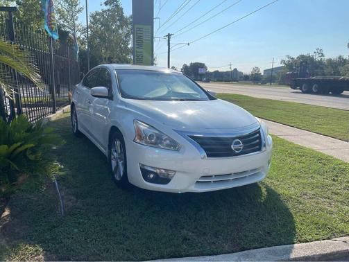Pearl White 2015 Nissan Altima 2.5 SL