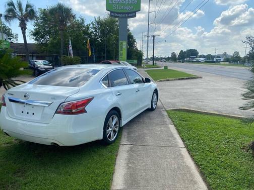 Pearl White 2015 Nissan Altima 2.5 SL
