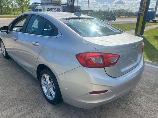 Silver Ice Metallic 2018 Chevrolet Cruze LT