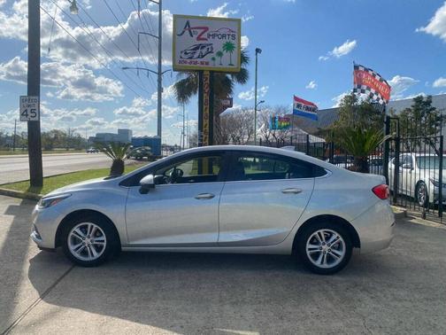 Silver Ice Metallic 2018 Chevrolet Cruze LT