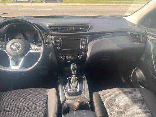 Magnetic Black 2022 Nissan Rogue Sport SV