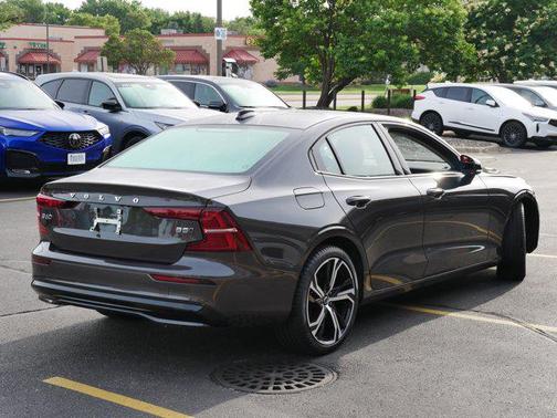 2025 Volvo S60 B5 Core