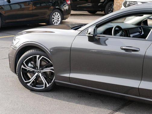2025 Volvo S60 B5 Core