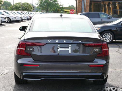 2025 Volvo S60 B5 Core