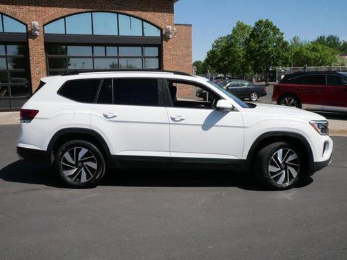 2024 Volkswagen Atlas 2.0T SE w/Technology 4MOTION
