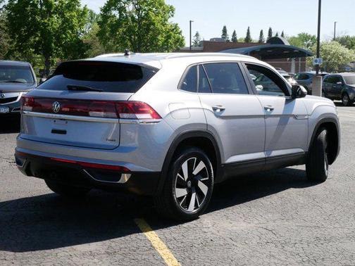 2024 Volkswagen Atlas Cross Sport 2.0T SE w/Technology 4MOTION