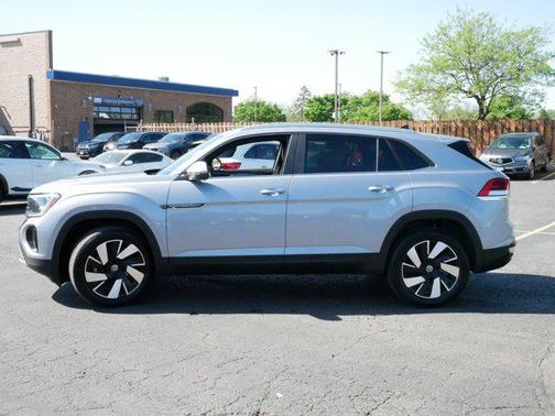 2024 Volkswagen Atlas Cross Sport 2.0T SE w/Technology 4MOTION