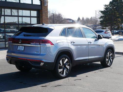 2024 Volkswagen Atlas Cross Sport 2.0T SE w/Technology 4MOTION