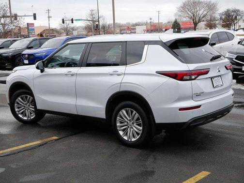 2024 Mitsubishi Outlander ES 2.5 S-AWC