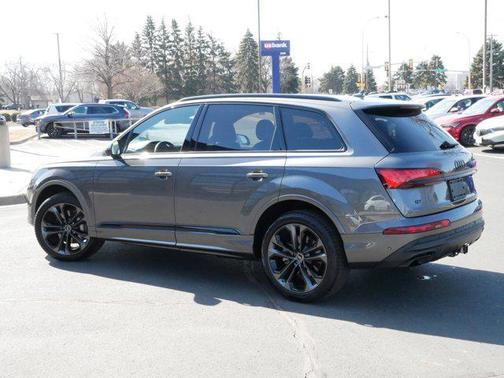 2025 Audi Q7 55 Premium Plus
