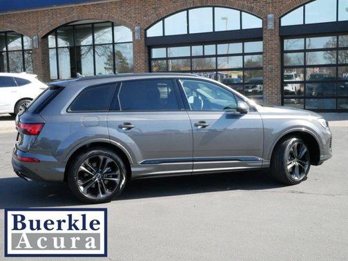 2025 Audi Q7 55 Premium Plus
