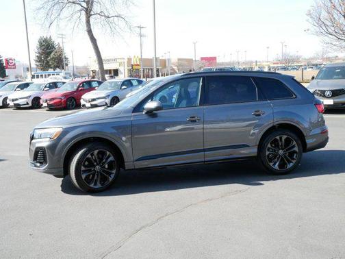 2025 Audi Q7 55 Premium Plus