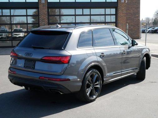 2025 Audi Q7 55 Premium Plus