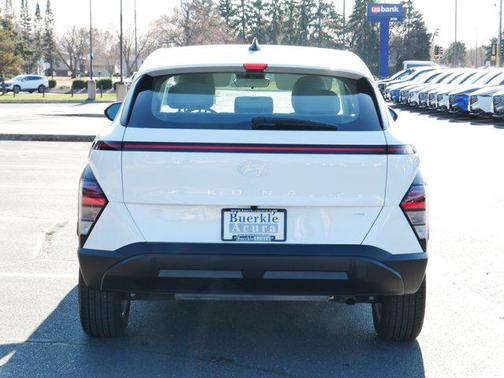 2024 Hyundai KONA SE