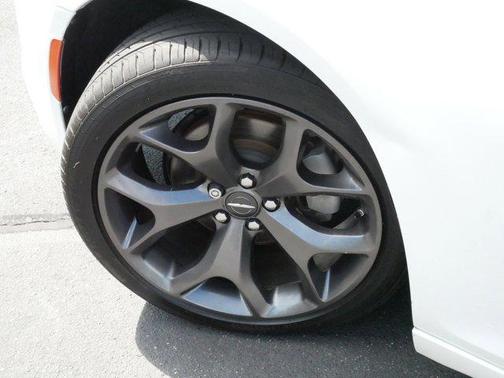 2023 Chrysler 300 Touring