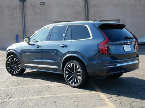 2025 Volvo XC90 Plug-In Hybrid T8 Ultra 7-Seater