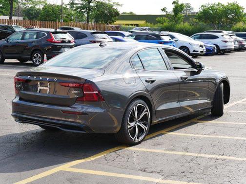 2025 Volvo S60 B5 Core