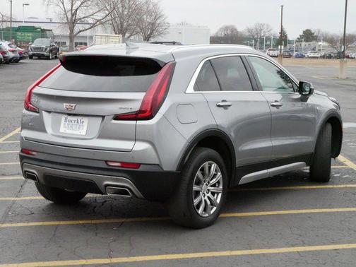 2023 Cadillac XT4 Premium Luxury