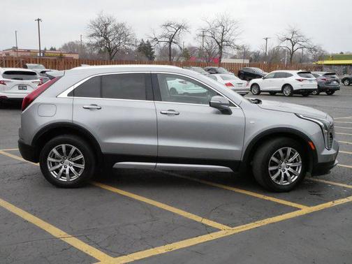 2023 Cadillac XT4 Premium Luxury