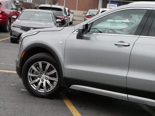 2023 Cadillac XT4 Premium Luxury