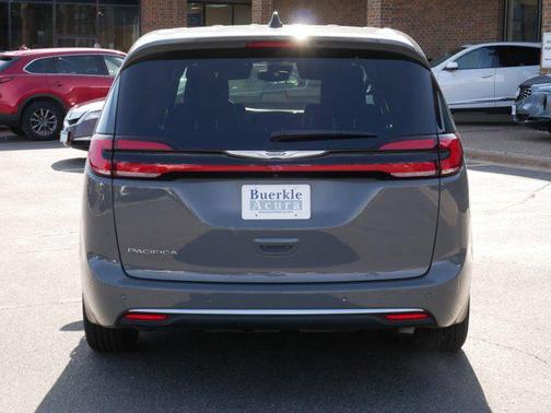 Ceramic Gray Clearcoat 2025 Chrysler Pacifica L