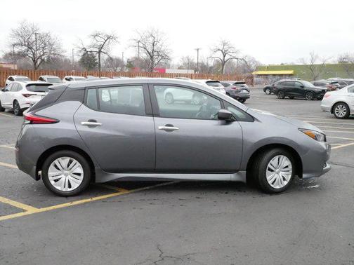 2025 Nissan Leaf S