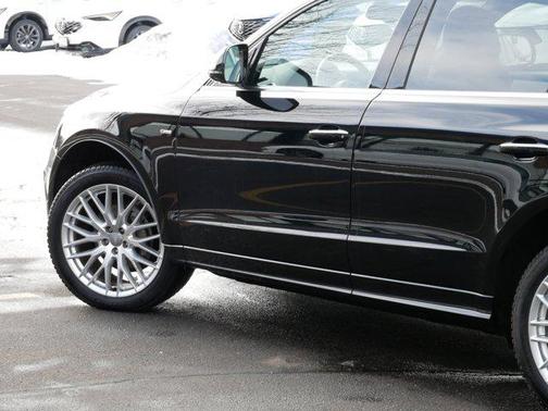 2017 Audi Q5 2.0T Premium Plus