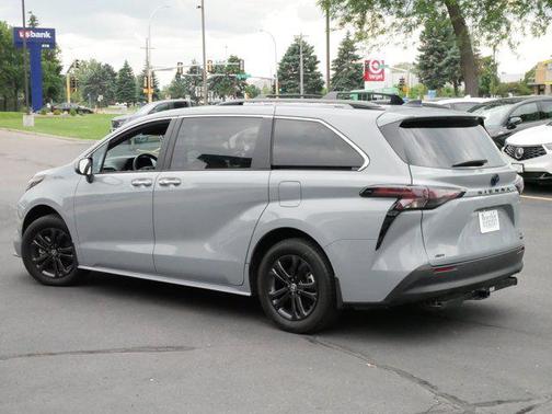 2024 Toyota Sienna Woodland Edition